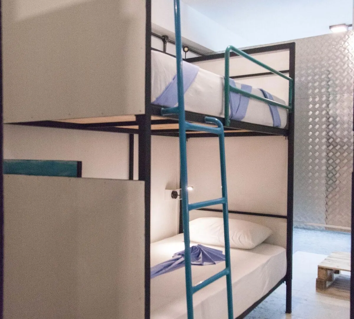 Bunky Monkey Hostels Colombo